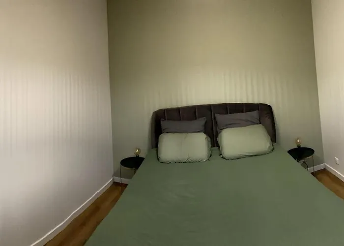 Jolie Maison Avec Courette