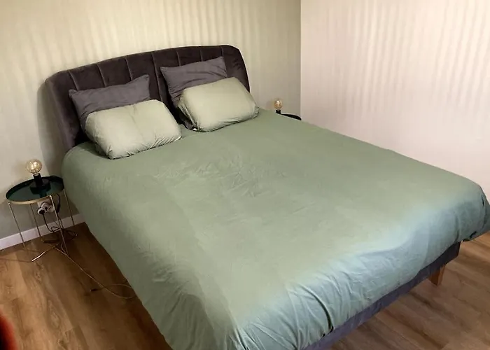 Jolie Maison Avec Courette