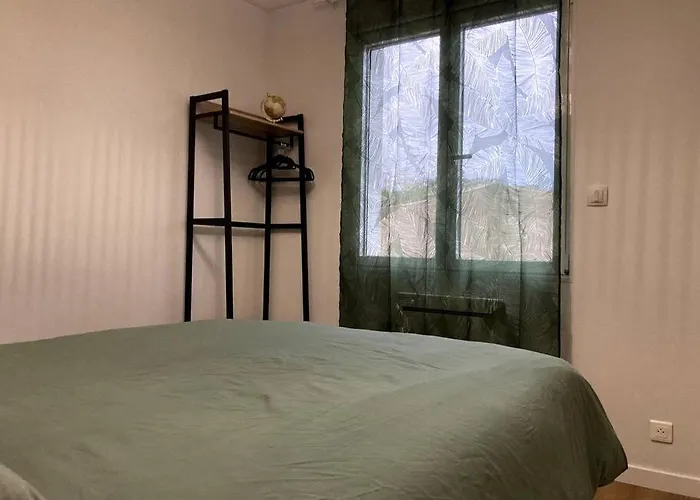 Jolie Maison Avec Courette