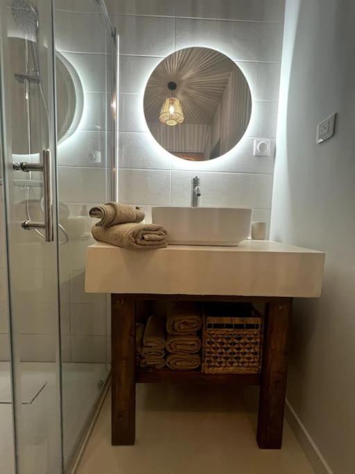 Apartment Jolie Maison Avec Courette Bourges